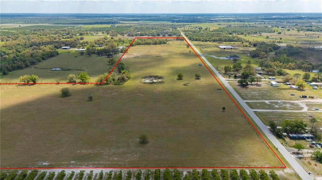 На продажу: $1,260,200 (63.01 acres)