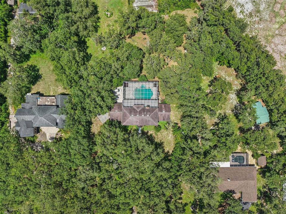 Activo con contrato: $989,000 (5 camas, 5 baños, 4983 Pies cuadrados)