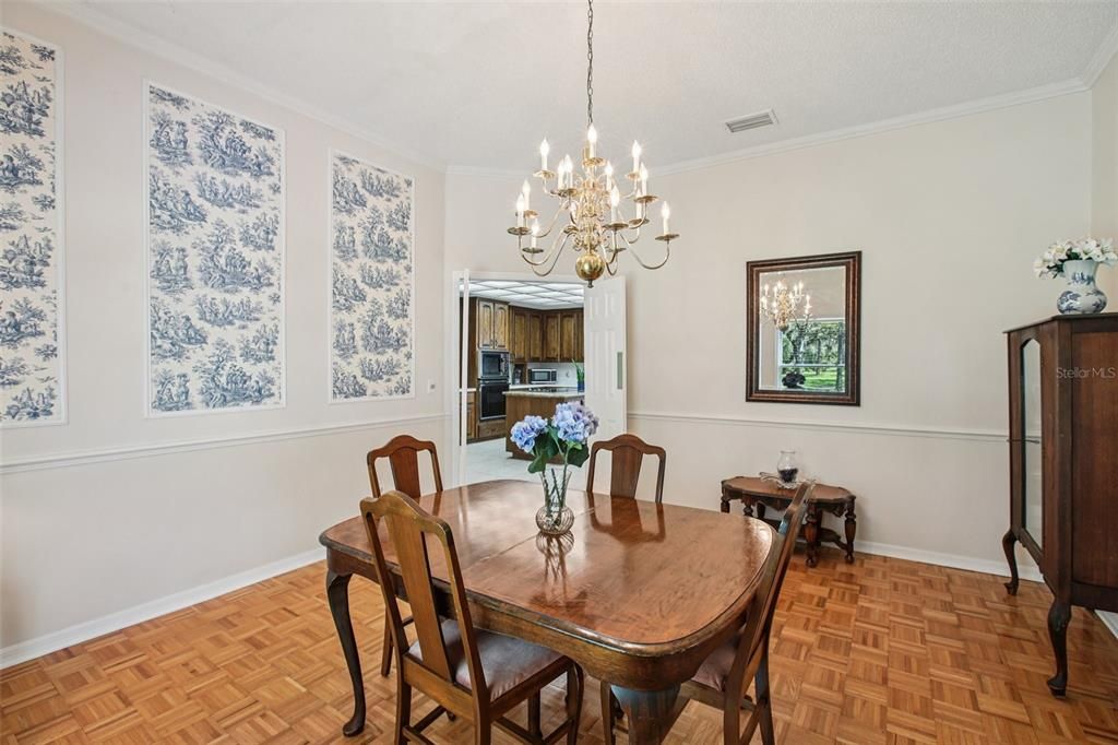 Activo con contrato: $989,000 (5 camas, 5 baños, 4983 Pies cuadrados)