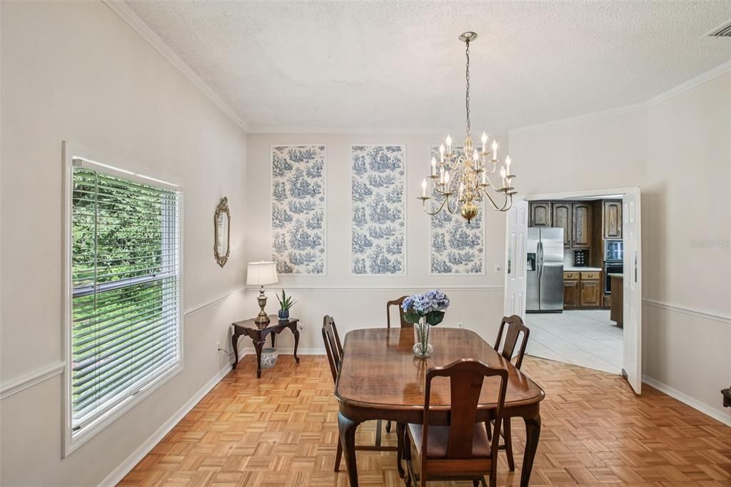 Activo con contrato: $989,000 (5 camas, 5 baños, 4983 Pies cuadrados)