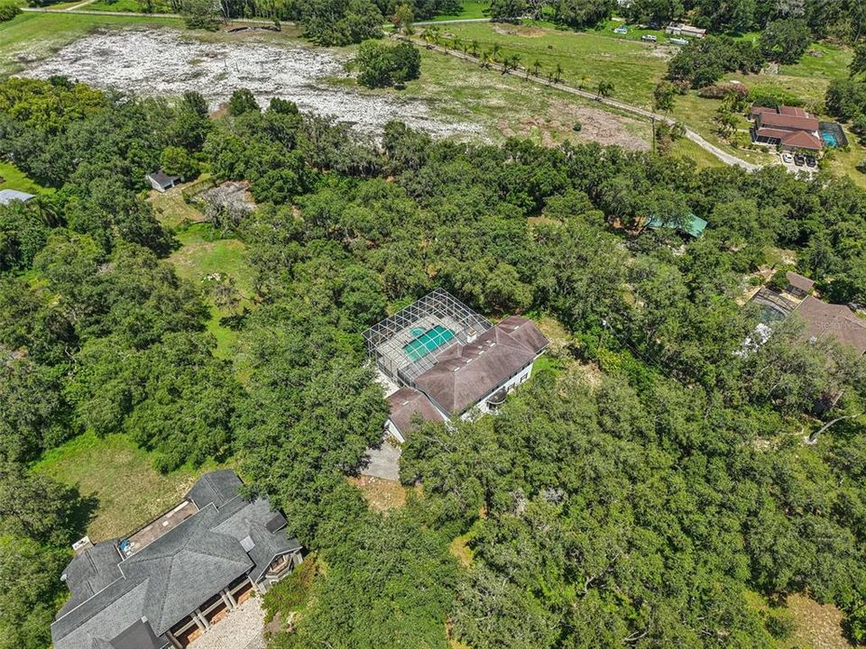 Activo con contrato: $989,000 (5 camas, 5 baños, 4983 Pies cuadrados)