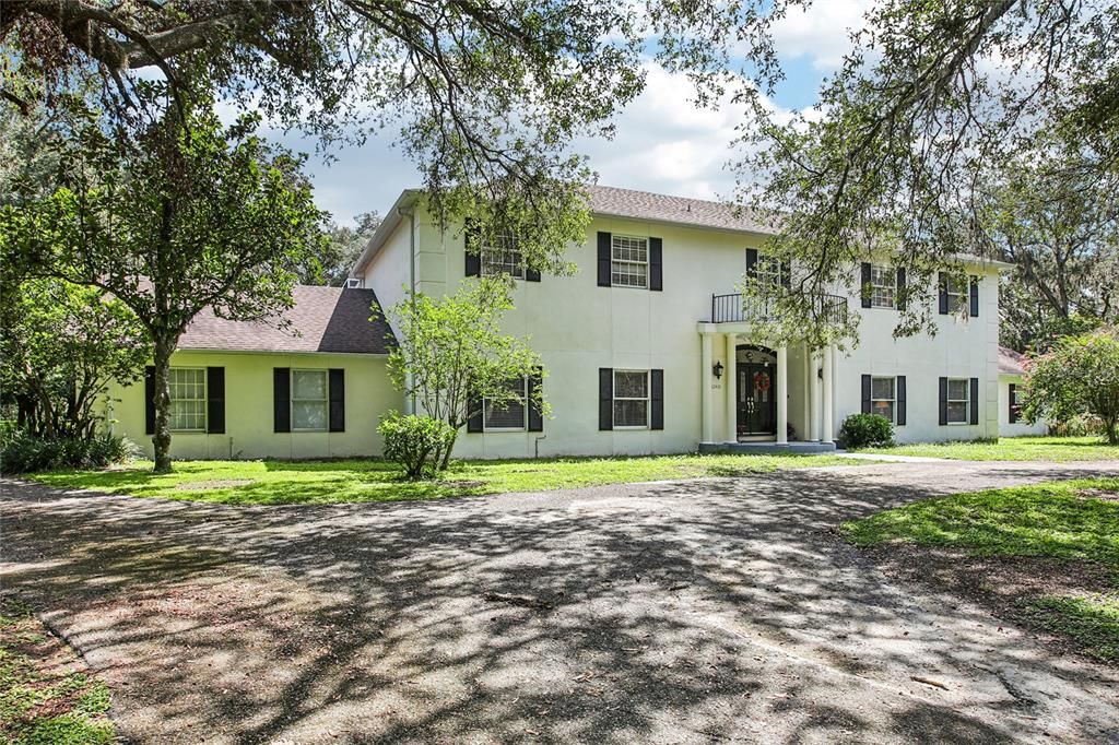 Activo con contrato: $989,000 (5 camas, 5 baños, 4983 Pies cuadrados)