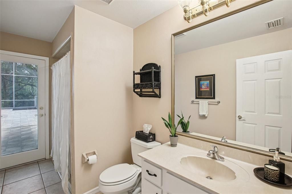 Activo con contrato: $989,000 (5 camas, 5 baños, 4983 Pies cuadrados)