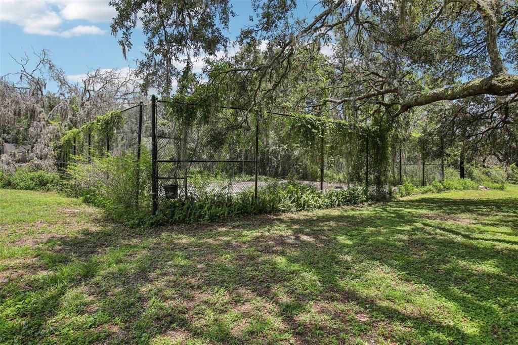 Activo con contrato: $989,000 (5 camas, 5 baños, 4983 Pies cuadrados)