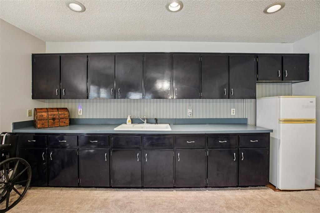 Activo con contrato: $989,000 (5 camas, 5 baños, 4983 Pies cuadrados)