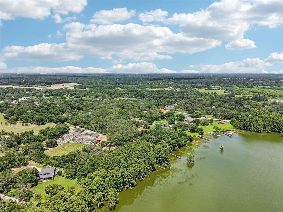 Activo con contrato: $989,000 (5 camas, 5 baños, 4983 Pies cuadrados)