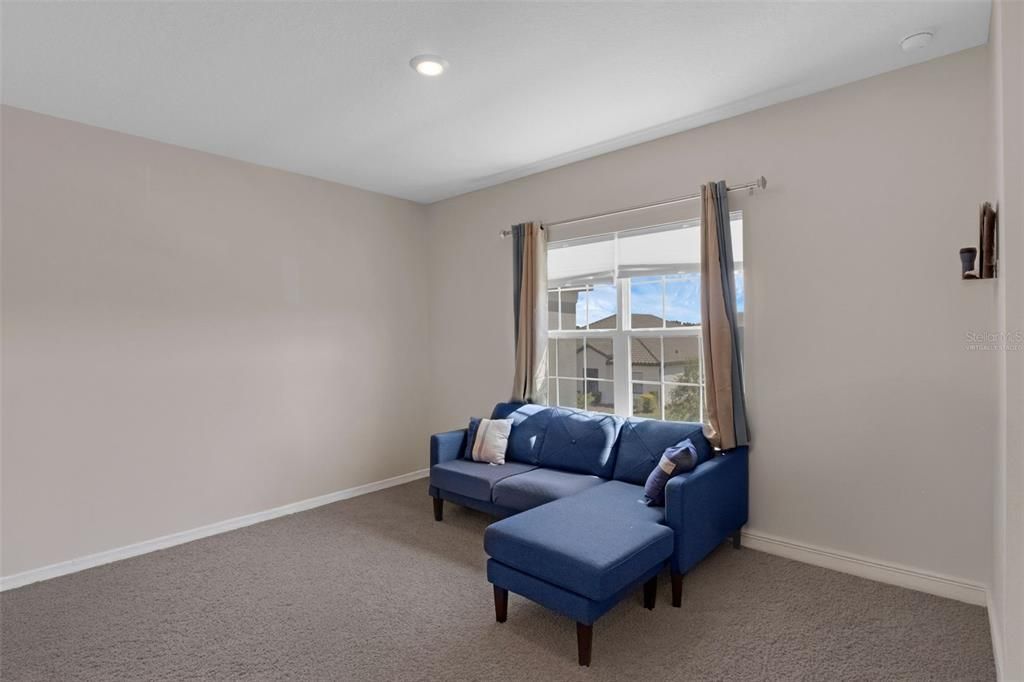 На продажу: $743,900 (5 спален, 3 ванн, 4232 Квадратных фут)