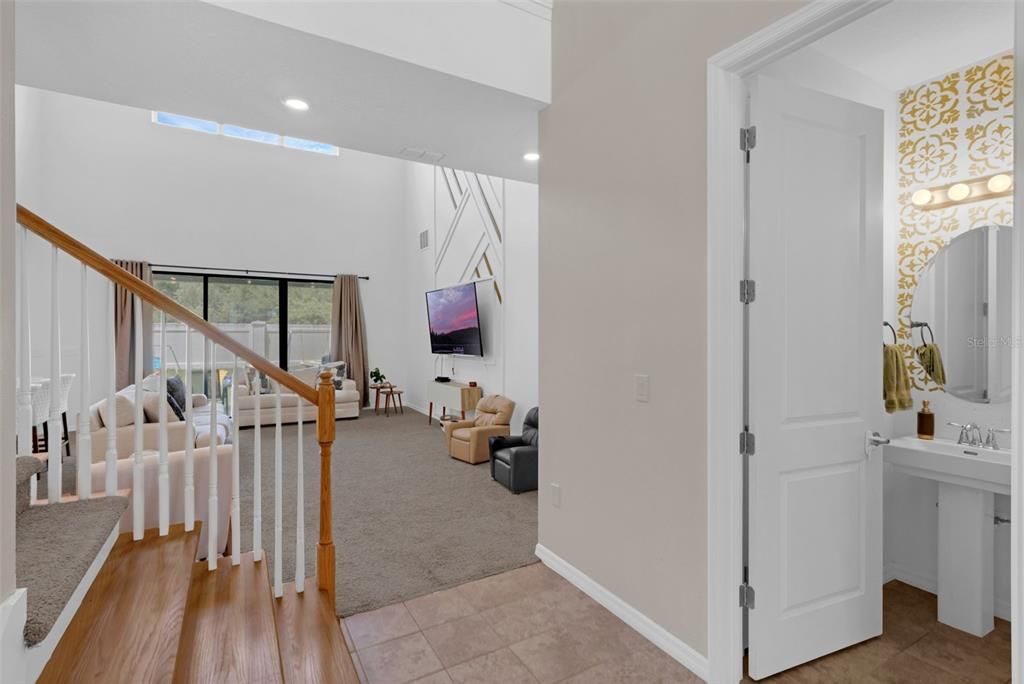 На продажу: $743,900 (5 спален, 3 ванн, 4232 Квадратных фут)