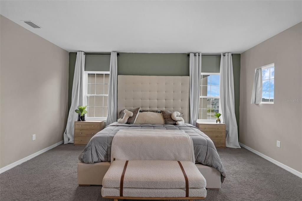 На продажу: $743,900 (5 спален, 3 ванн, 4232 Квадратных фут)