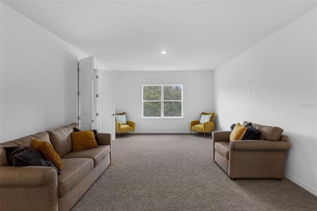 На продажу: $743,900 (5 спален, 3 ванн, 4232 Квадратных фут)