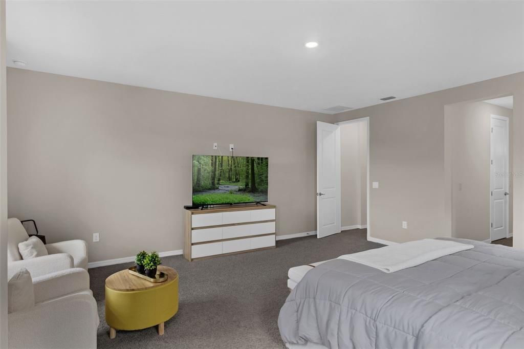 На продажу: $743,900 (5 спален, 3 ванн, 4232 Квадратных фут)