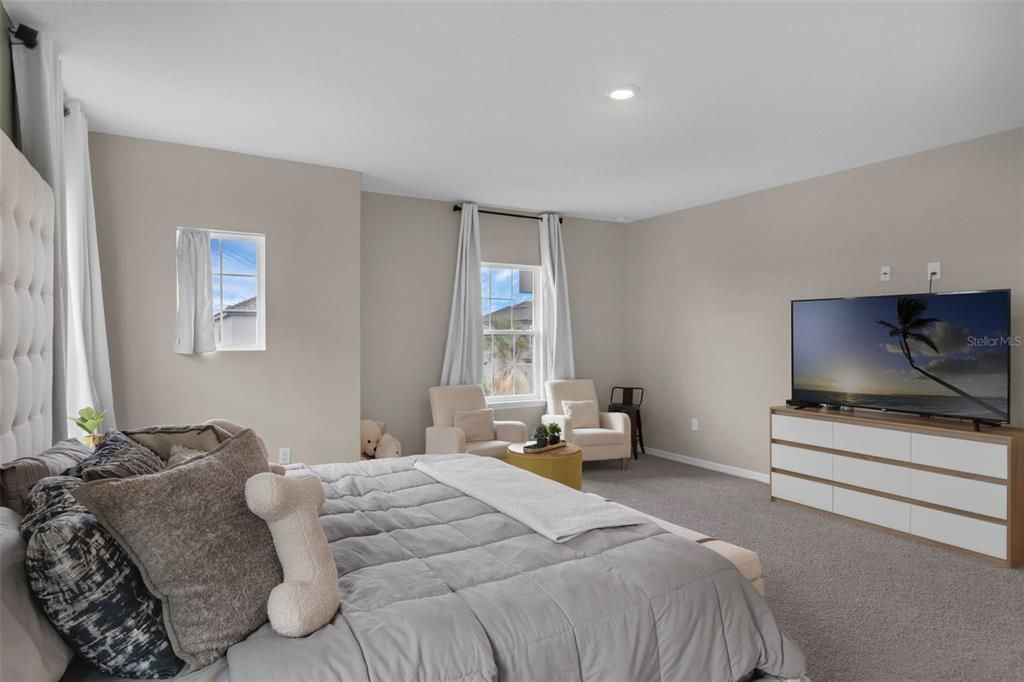 На продажу: $743,900 (5 спален, 3 ванн, 4232 Квадратных фут)