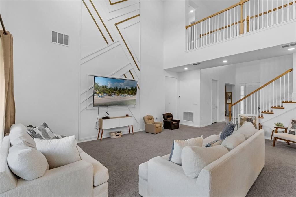 На продажу: $743,900 (5 спален, 3 ванн, 4232 Квадратных фут)