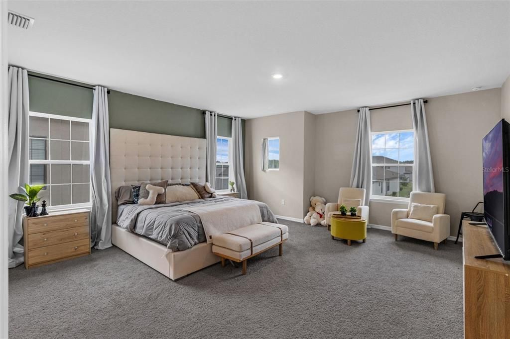 На продажу: $743,900 (5 спален, 3 ванн, 4232 Квадратных фут)