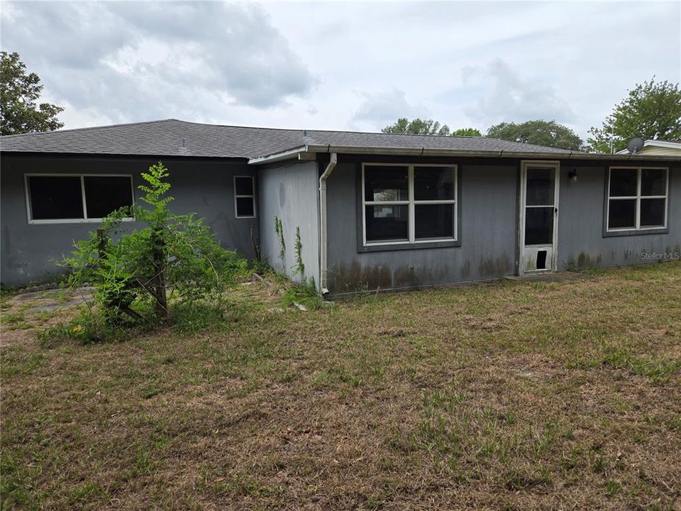 待售: $134,900 (2 贝兹, 1 浴室, 1170 平方英尺)