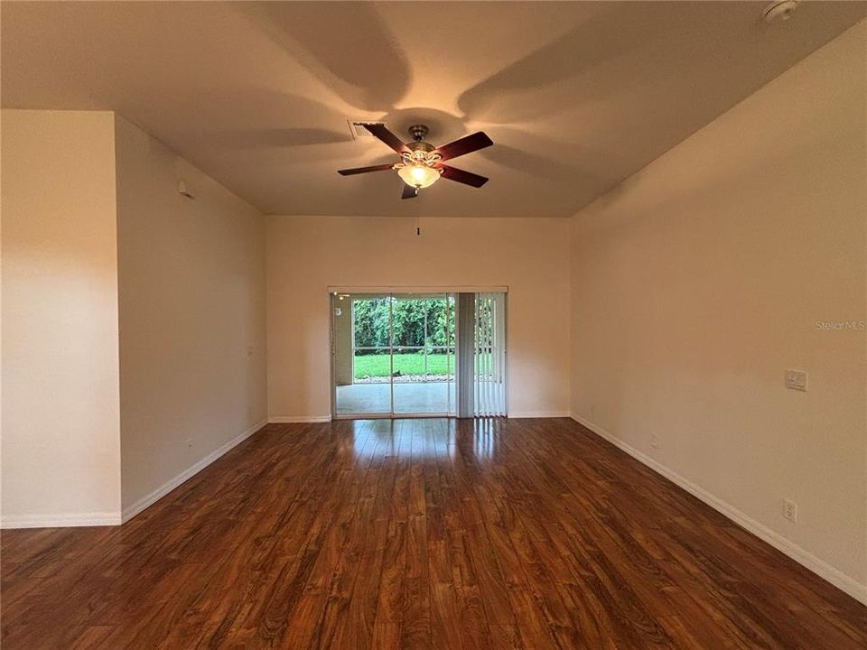 For Rent: $2,550 (3 beds, 2 baths, 2072 Square Feet)