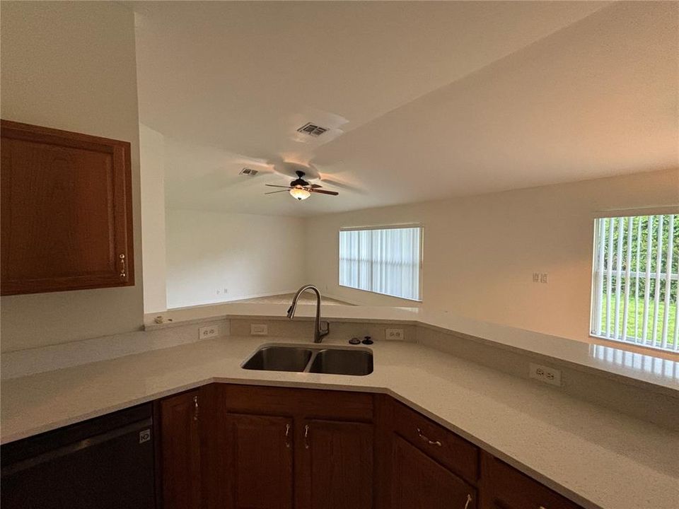 For Rent: $2,550 (3 beds, 2 baths, 2072 Square Feet)