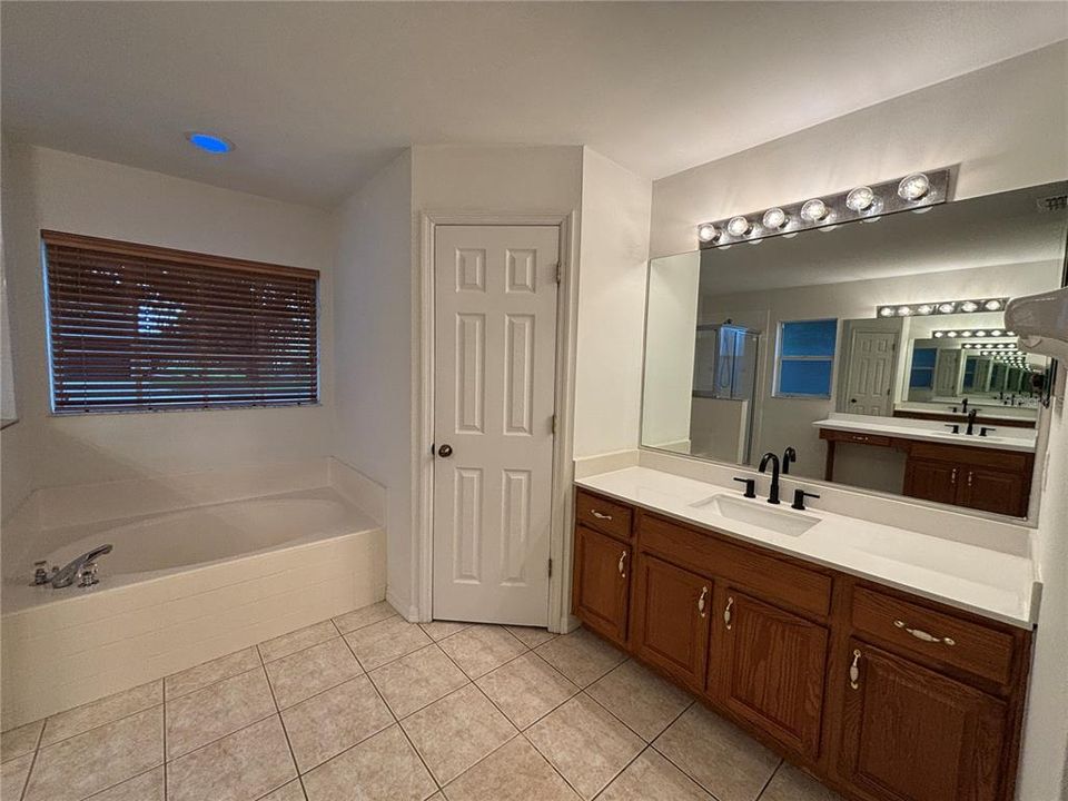 For Rent: $2,550 (3 beds, 2 baths, 2072 Square Feet)