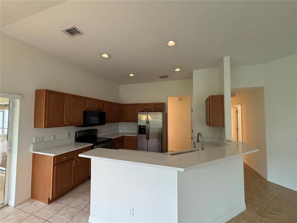 For Rent: $2,550 (3 beds, 2 baths, 2072 Square Feet)