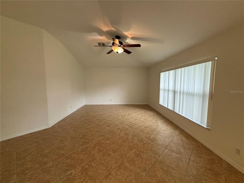 For Rent: $2,550 (3 beds, 2 baths, 2072 Square Feet)
