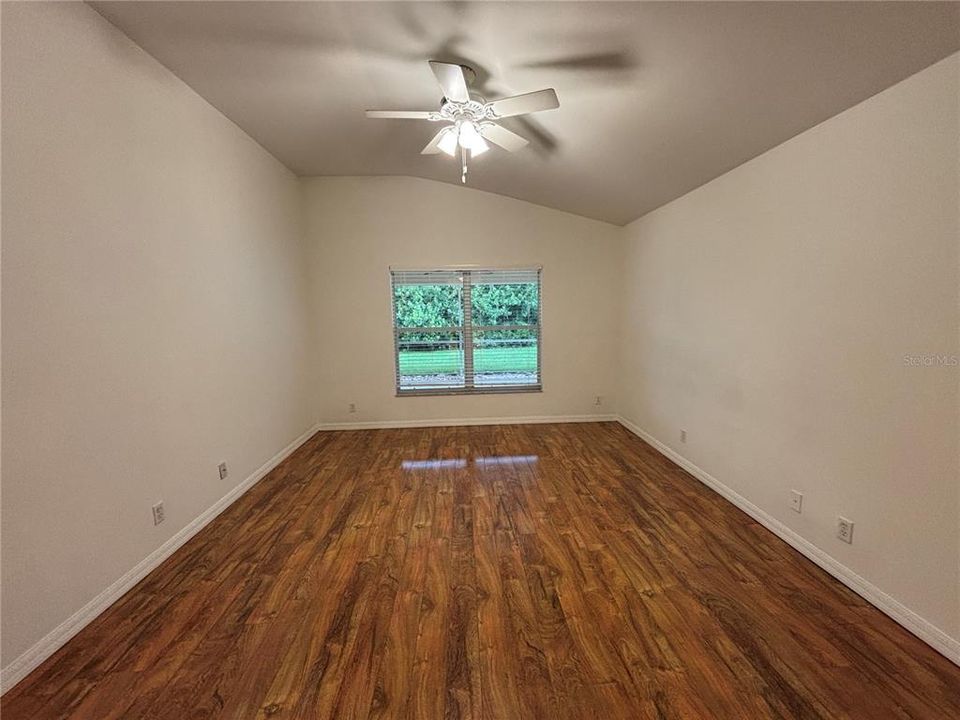 For Rent: $2,550 (3 beds, 2 baths, 2072 Square Feet)