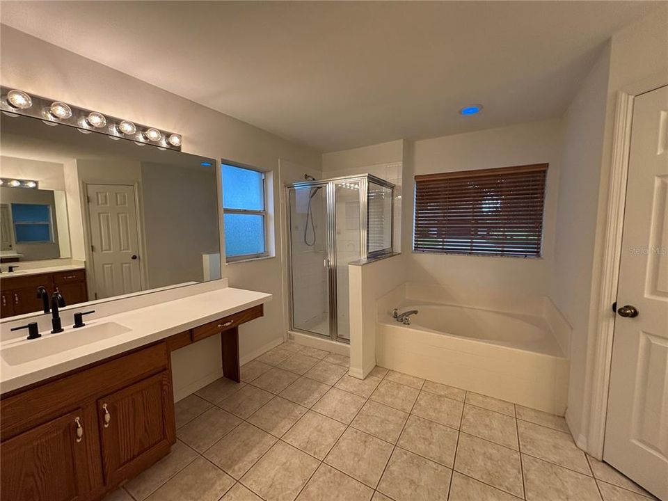 For Rent: $2,550 (3 beds, 2 baths, 2072 Square Feet)