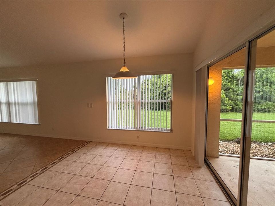 For Rent: $2,550 (3 beds, 2 baths, 2072 Square Feet)