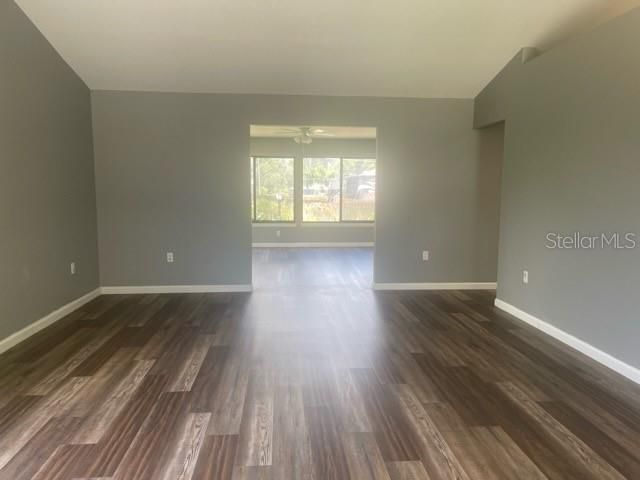 出租: $2,300 (3 贝兹, 2 浴室, 1985 平方英尺)