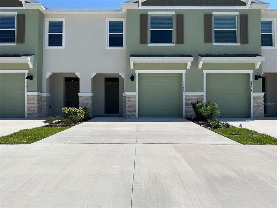 Recently Rented: $2,200 (3 beds, 2 baths, 1760 Square Feet)