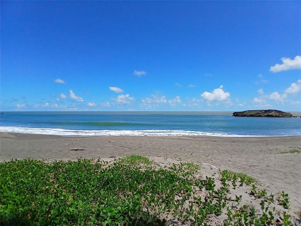 待售: $299,000 (0.50 acres)