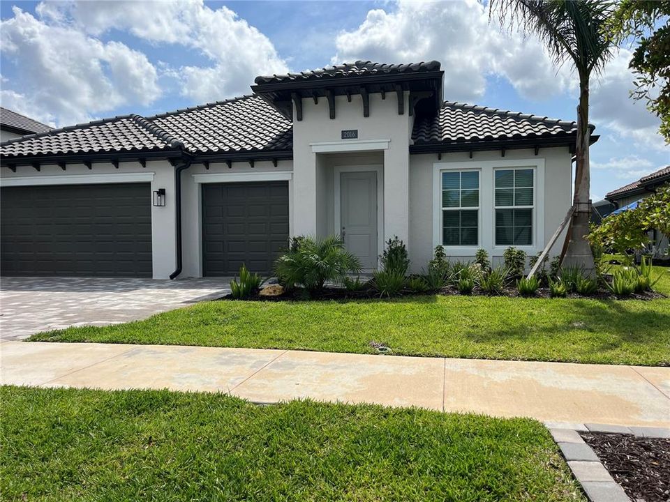 Recently Rented: $4,200 (4 beds, 3 baths, 2309 Square Feet)