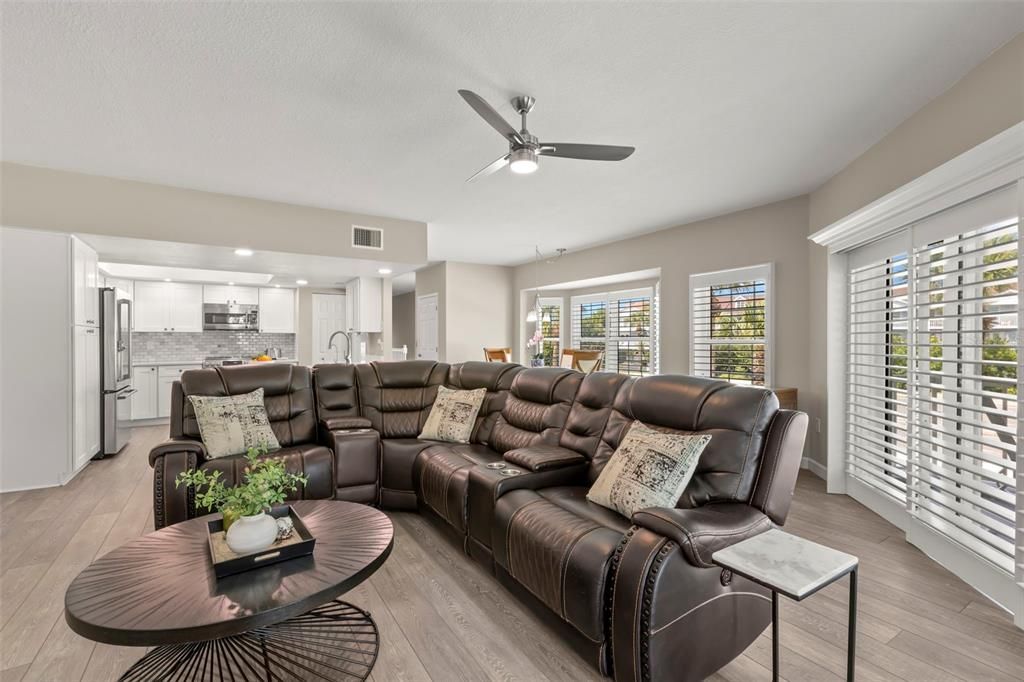 На продажу: $849,000 (3 спален, 3 ванн, 2366 Квадратных фут)