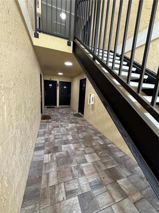 Active With Contract: $1,025 (1 beds, 1 baths, 625 Square Feet)