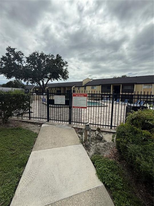 Active With Contract: $1,025 (1 beds, 1 baths, 625 Square Feet)