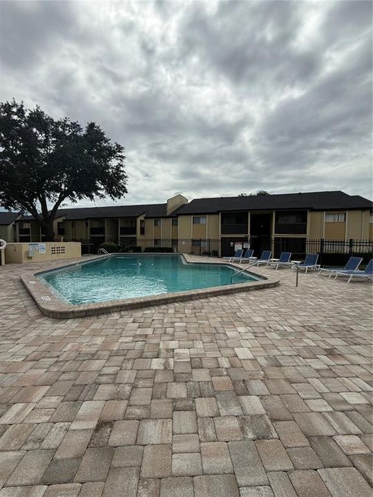 Active With Contract: $1,025 (1 beds, 1 baths, 625 Square Feet)