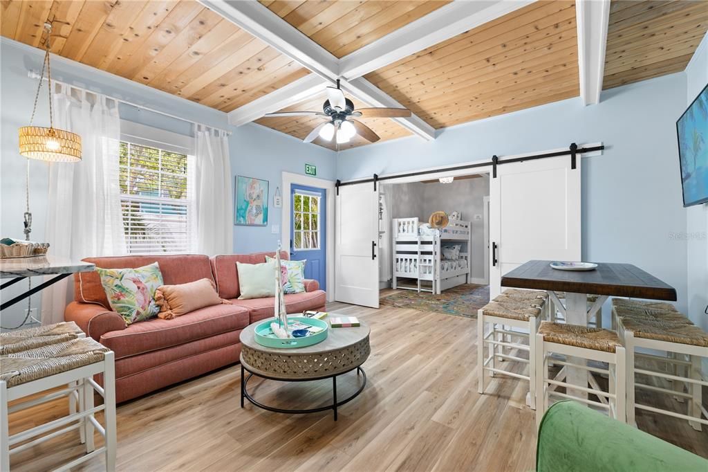 На продажу: $1,595,000 (0 спален, 0 ванн, 1250 Квадратных фут)