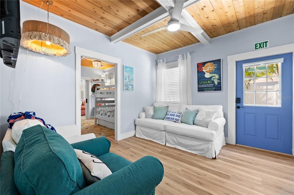 На продажу: $1,595,000 (0 спален, 0 ванн, 1250 Квадратных фут)