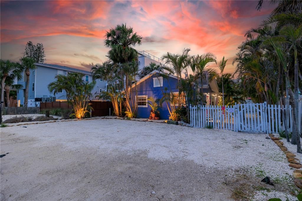 На продажу: $1,595,000 (0 спален, 0 ванн, 1250 Квадратных фут)