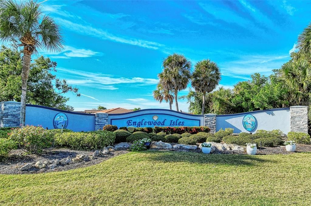 Под контрактом: $580,000 (3 спален, 2 ванн, 2429 Квадратных фут)