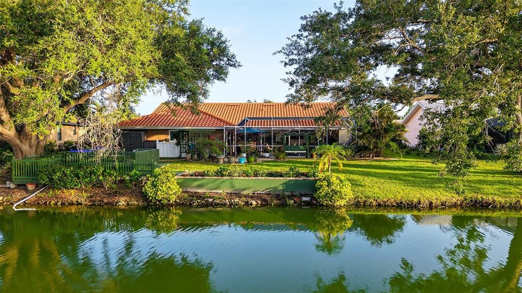 Под контрактом: $580,000 (3 спален, 2 ванн, 2429 Квадратных фут)