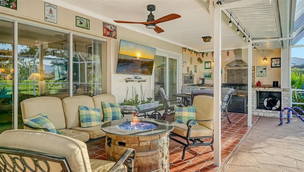 Под контрактом: $580,000 (3 спален, 2 ванн, 2429 Квадратных фут)