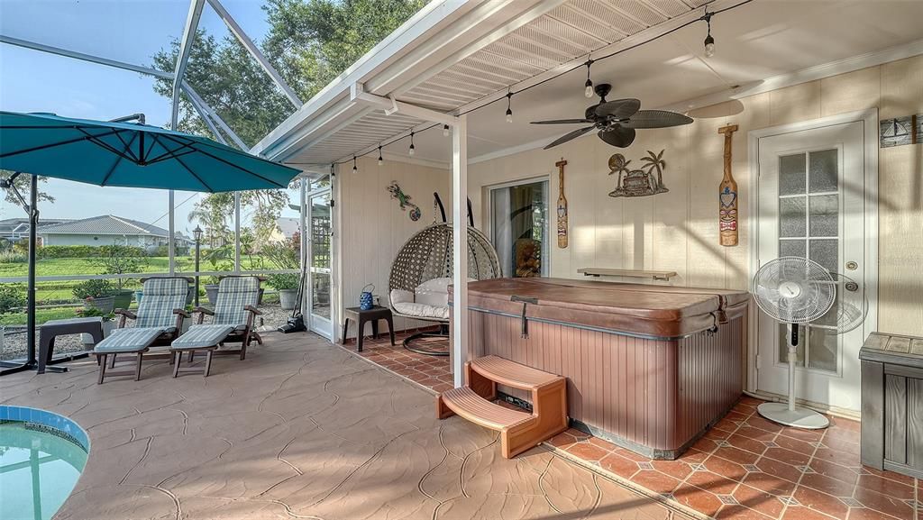 Под контрактом: $580,000 (3 спален, 2 ванн, 2429 Квадратных фут)