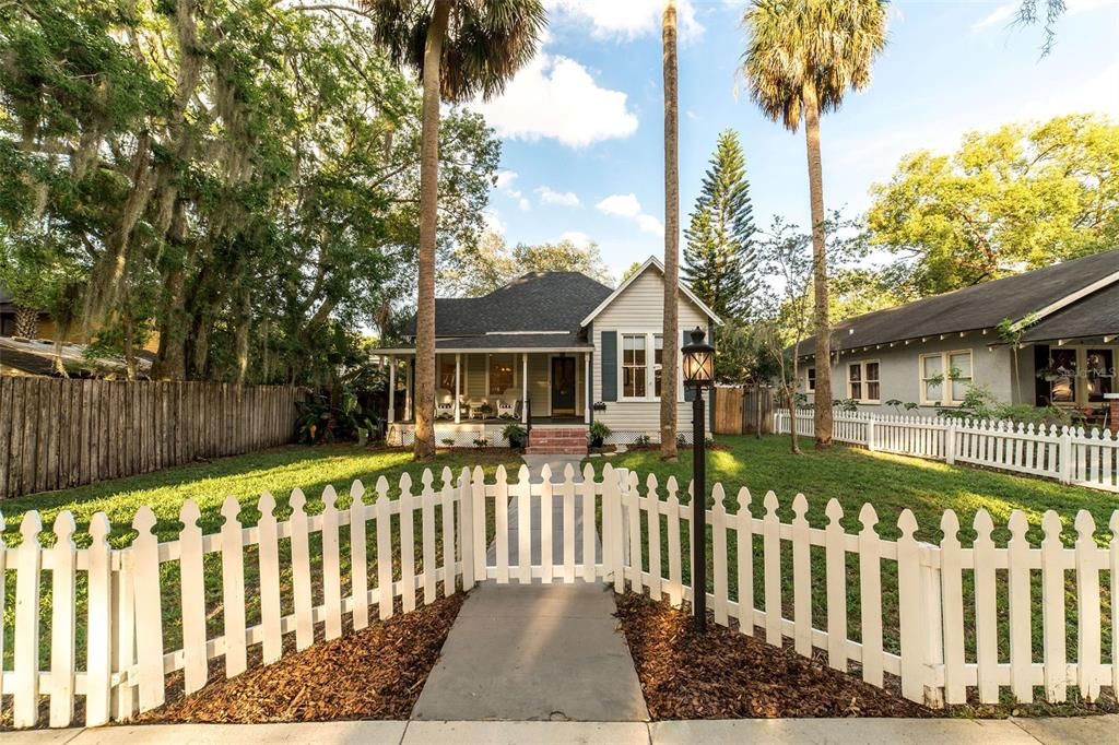 合同活跃: $460,000 (2 贝兹, 3 浴室, 1513 平方英尺)