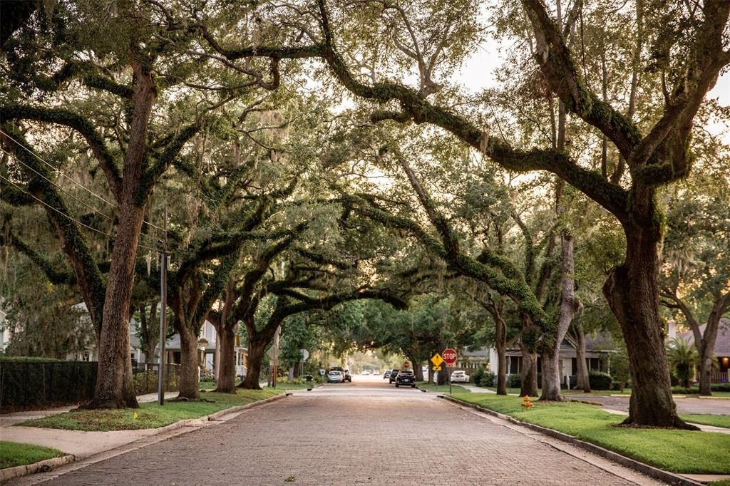 合同活跃: $460,000 (2 贝兹, 3 浴室, 1513 平方英尺)