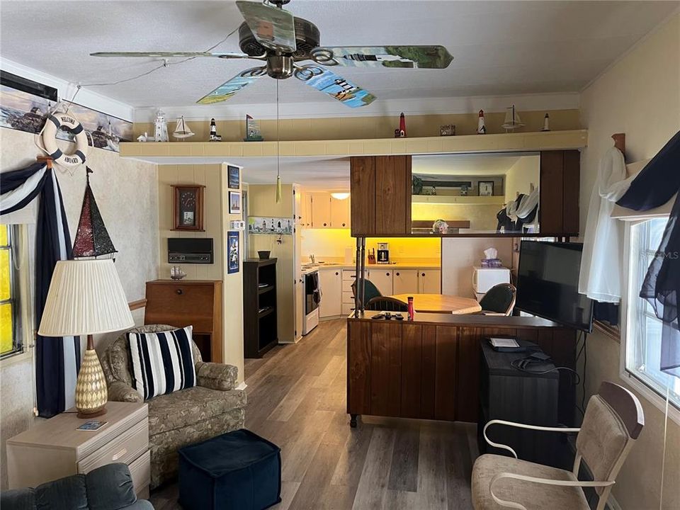 En Venta: $99,900 (2 camas, 2 baños, 695 Pies cuadrados)