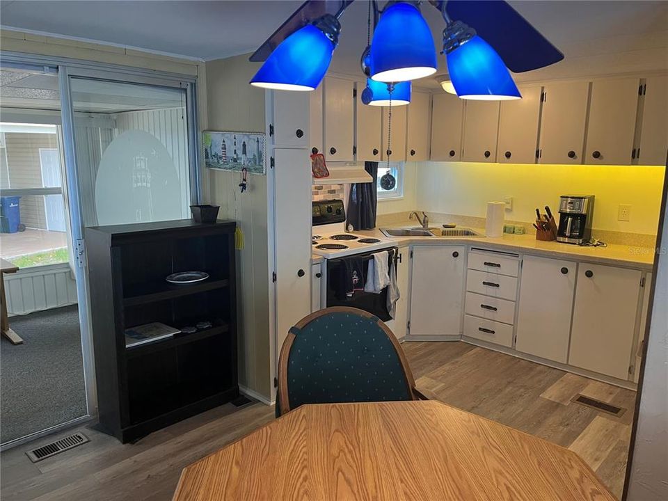 En Venta: $99,900 (2 camas, 2 baños, 695 Pies cuadrados)