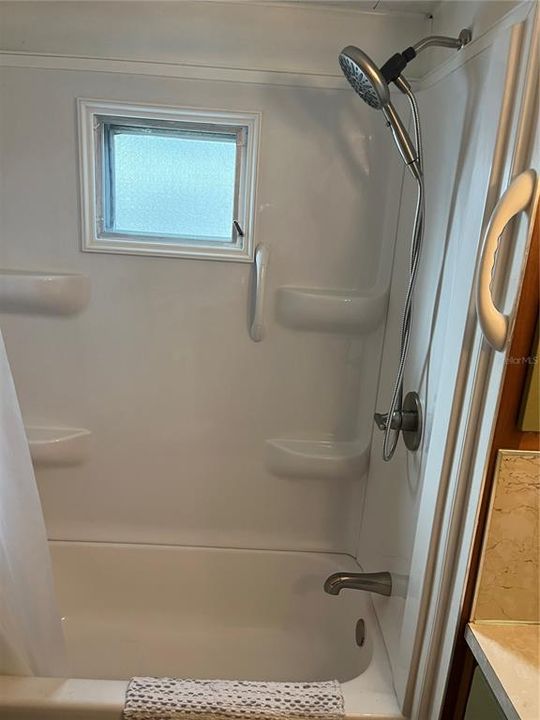 En Venta: $99,900 (2 camas, 2 baños, 695 Pies cuadrados)