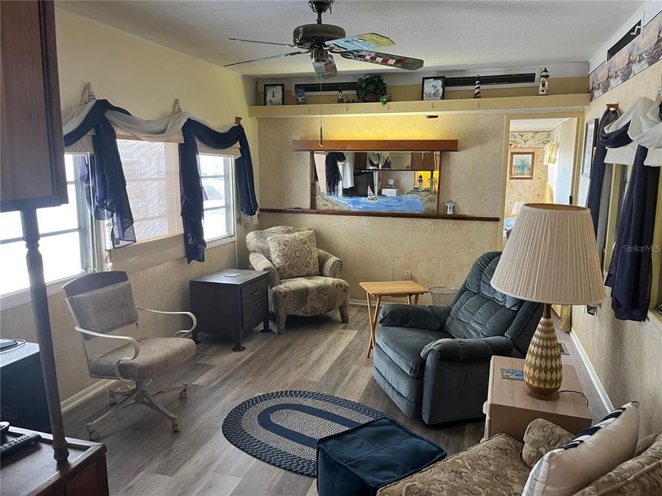 En Venta: $99,900 (2 camas, 2 baños, 695 Pies cuadrados)