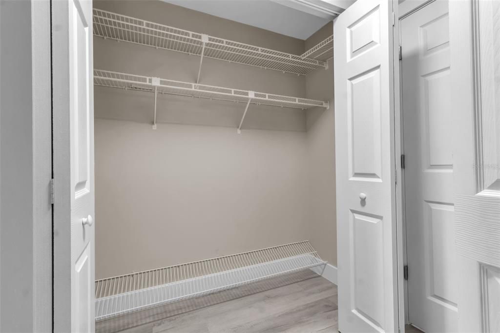 合同活跃: $249,000 (2 贝兹, 2 浴室, 1440 平方英尺)