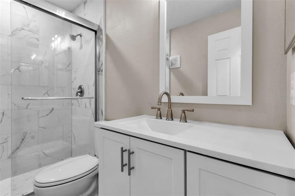 合同活跃: $249,000 (2 贝兹, 2 浴室, 1440 平方英尺)